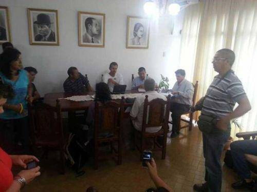 Se reunir� el Gobierno educativo con la intersindical docente