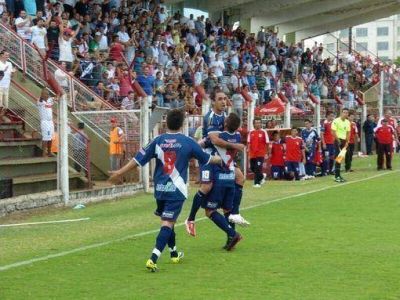Guaran� gole� a Guillermo Brown y alimenta el sue�o de ascenso