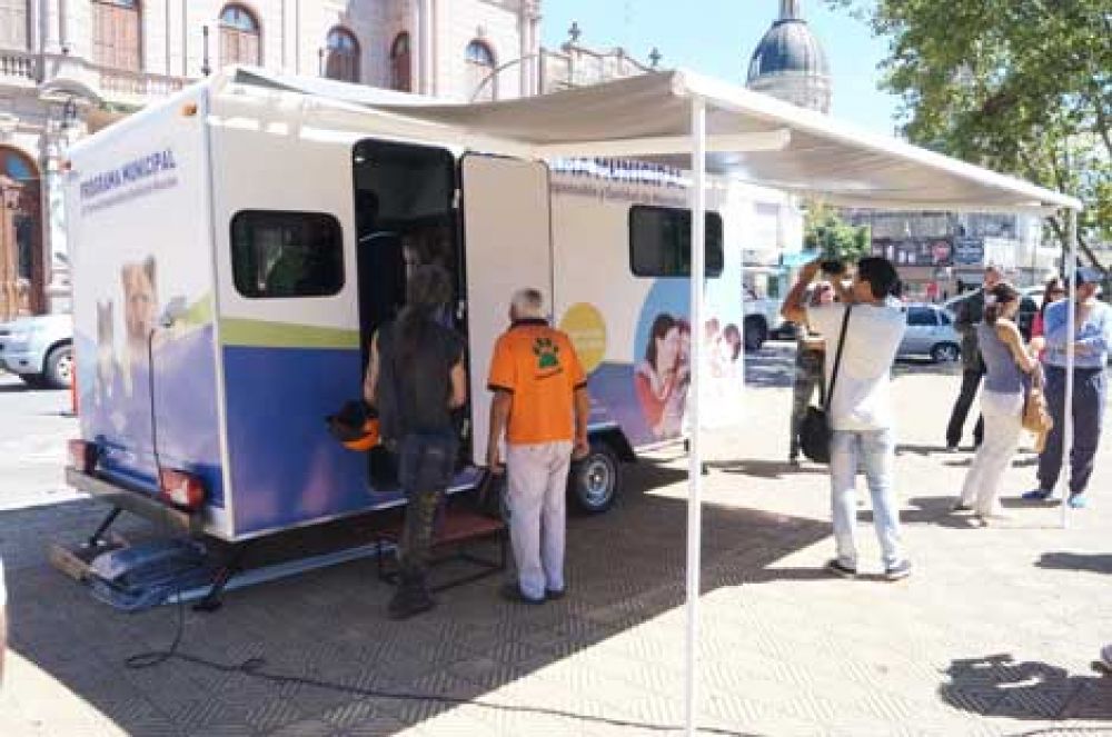 Presentaron el trailer sanitario para el programa de tenencia responsable de mascotas 