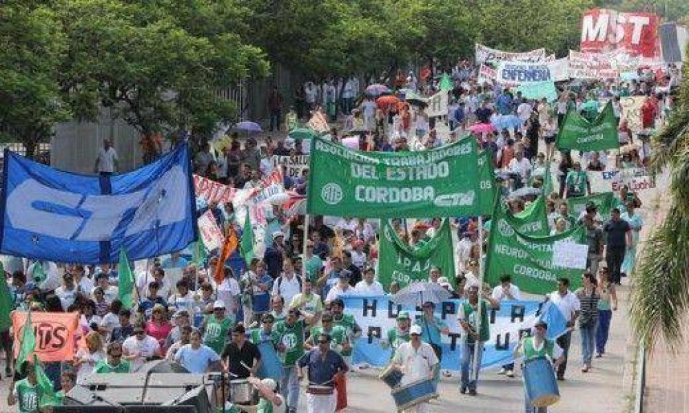 Recrudecen dudas por proyecto delasotista para limitar huelgas