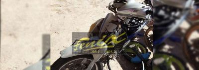 Diputado en auto, choc� con motociclista