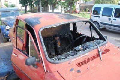 Quemaron un auto