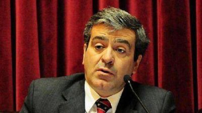 Cano pide que se investiguen los cruces telef�nicos de Oyarbide y Zaninni