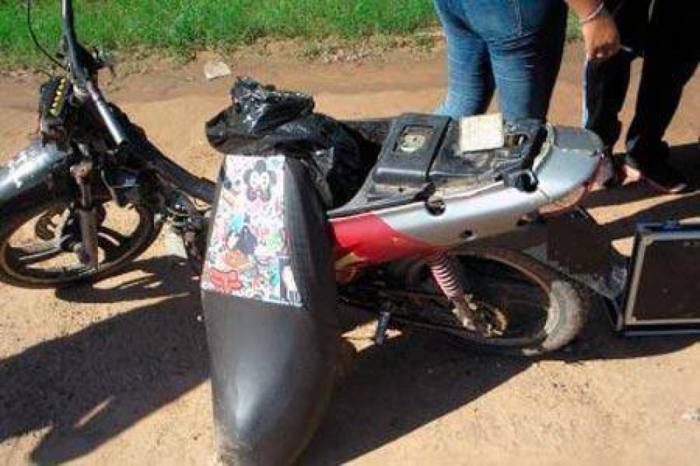 Puerto Tirol: Casi un kilo de marihuana en el ba�l de la moto