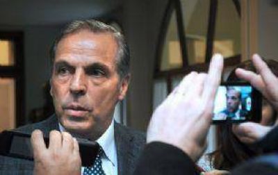 "El conflicto docente es por una decisi�n unilateral del gremio", dijo Sapag