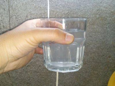 ABSA otra vez en la mira: Preocupaci�n por la calidad del agua potable en Arturo Segu� y Villa Elisa