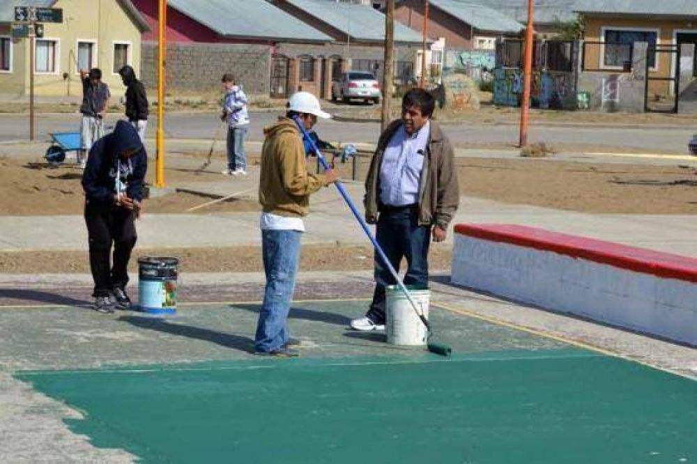 Realizan trabajos comunitarios en plaza del barrio Rotary 23