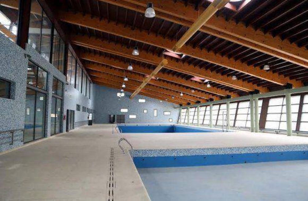R�os expres� su apoyo a la conexi�n de gas en el Polo Deportivo de Andorra