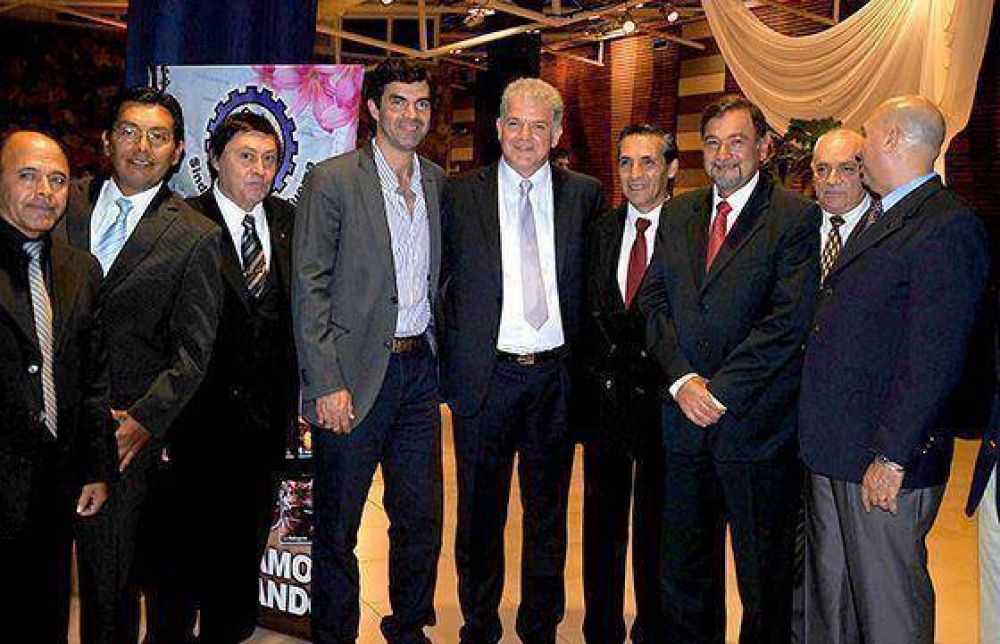 Urtubey particip� en la celebraci�n del 70� aniversario del Sindicato de Luz y Fuerza