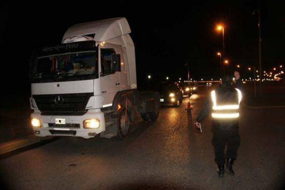 Casi 1500 veh�culos controlados y 104 secuestros fue el resultado de un mega operativo de tr�nsito 