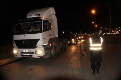 Casi 1500 veh�culos controlados y 104 secuestros fue el resultado de un mega operativo de tr�nsito 