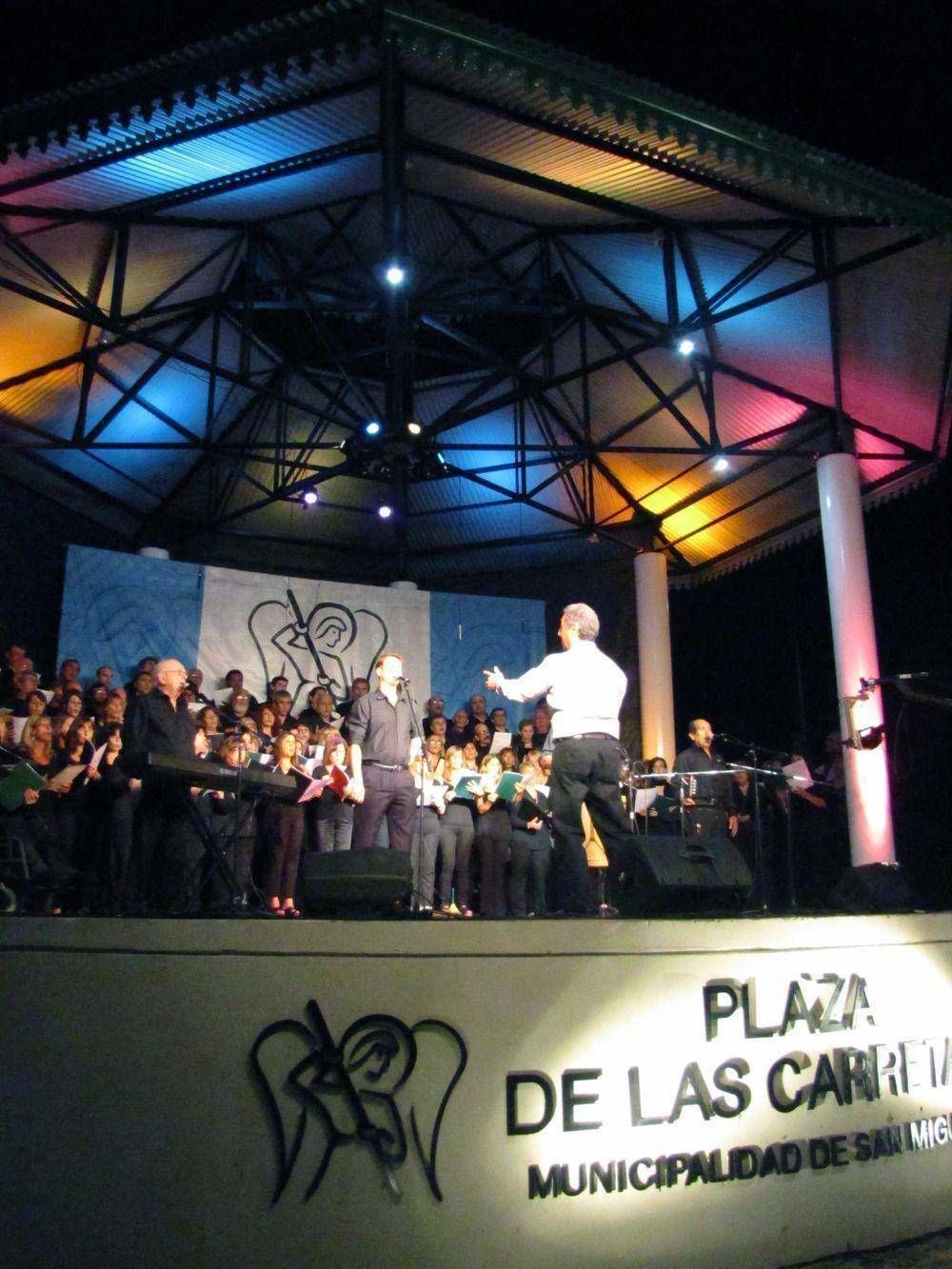 En San Miguel miles de vecinos disfrutaron de la Misa Criolla interpretada por Opus Cuatro