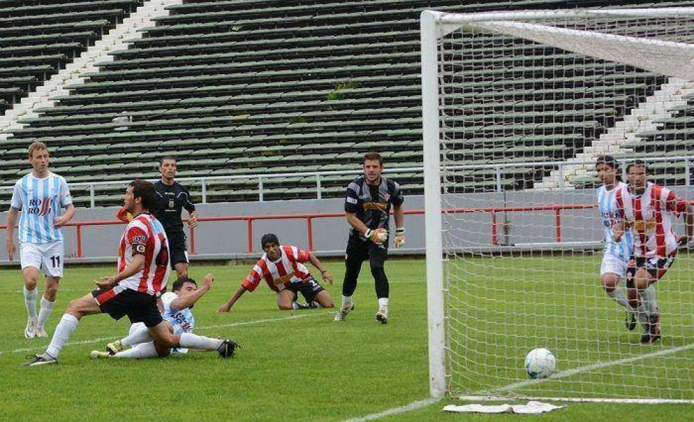 Uni�n arranc� la rev�lida con una goleada