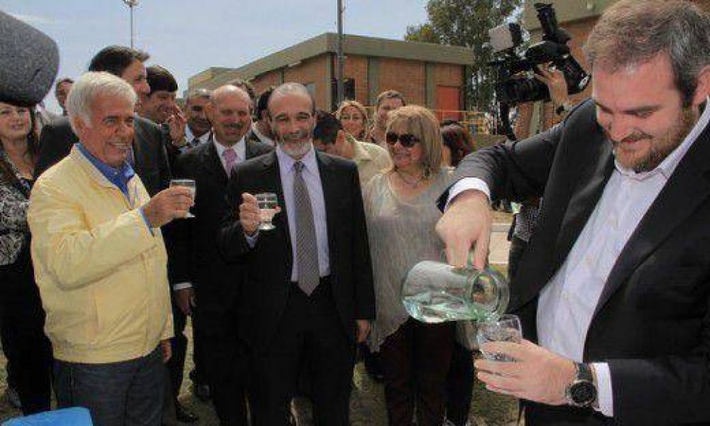 Inauguraron obra que duplicar� la provisi�n de agua a Sierras Chicas
