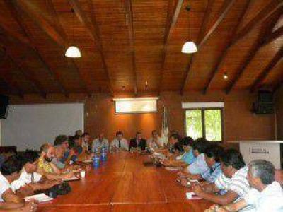 La Intersindical consider� insuficiente la propuesta del gobierno de Fellner y ratific� las medidas de fuerza