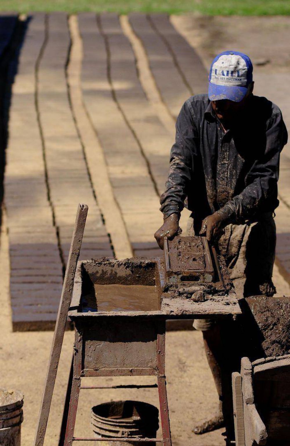De cada 100 asalariados tucumanos, 46 est�n en negro