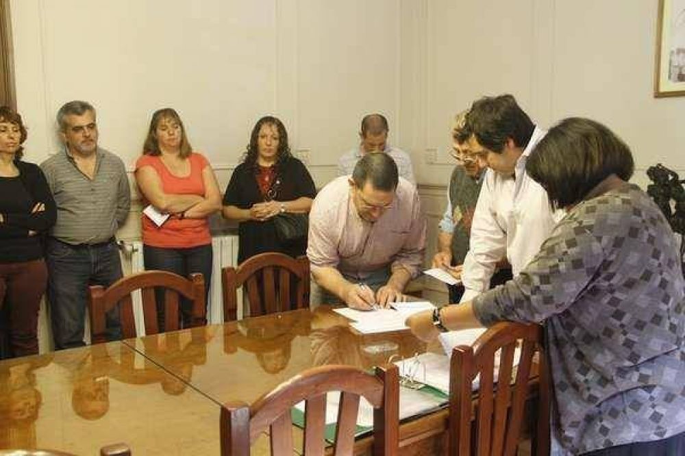 Convocatoria a inscripci�n para las becas estudiantiles �V�ctor Marcos�
