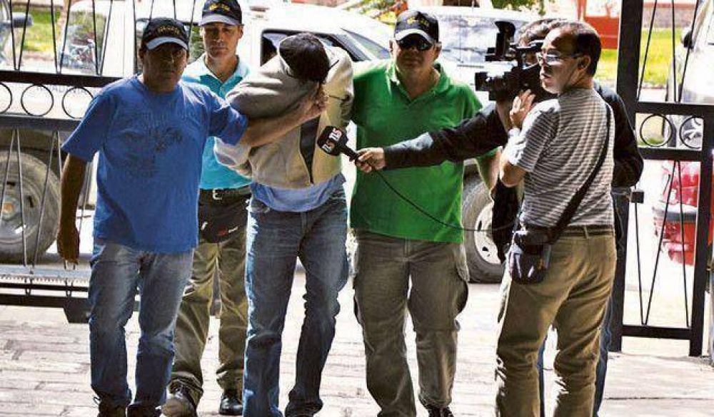 Claudio Gil, sorprendido por la muerte de su madre