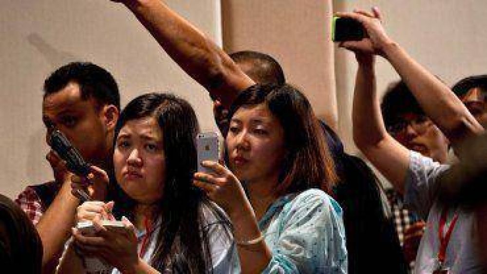 Tragedia en Malasia: �Por qu� los pasajeros del avi�n desaparecido no utilizaron sus celulares?
