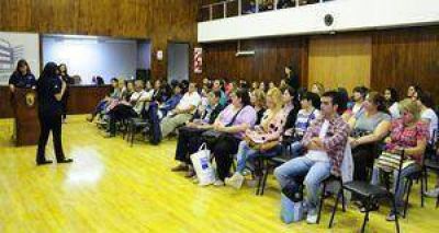 Dictan cursos para saber prevenir en adicciones
