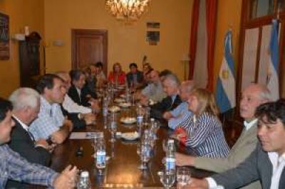 Gioja les pidi� a los diputados del FpV �trabajar mucho por los tiempos que vienen�