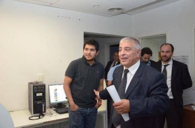 Los trabajadores despedidos de Canal 10 se reunir�n con Galli
