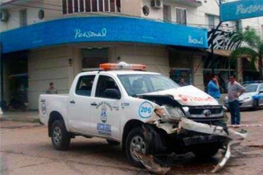 S�enz Pe�a: M�vil municipal protagoniz� un violento choque