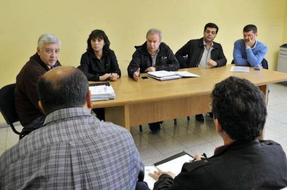 Peralta encabeza la reuni�n con los asamble�stas y confirm� inversiones para la localidad