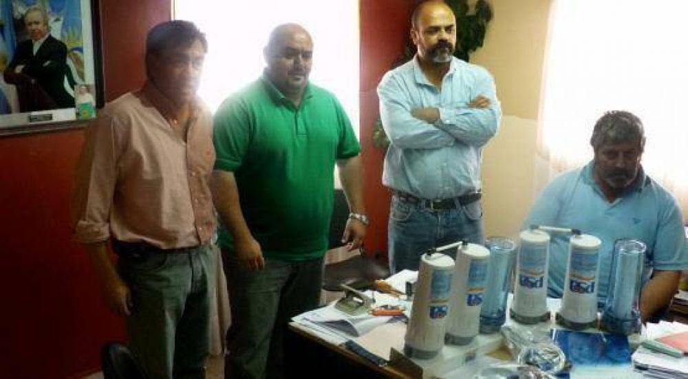En el hospital de Caleta Olivia entregaron equipos para obtenci�n de agua pura