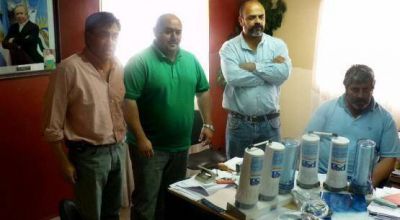 En el hospital de Caleta Olivia entregaron equipos para obtenci�n de agua pura