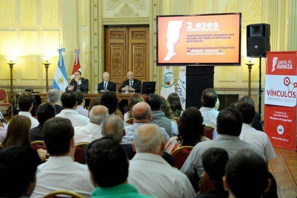 Ra�l Lamberto lanz� la convocatoria 2014 del Programa V�nculos
