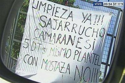 "Sajarrucho y Camaranesi", la bandera que apoya a Mostaza Merlo y le apunta al plantel de Racing