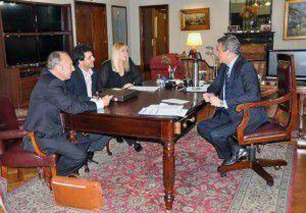 EL GOBIERNO PRESENT� PROYECTO PARA INSTALAR UN CENTRO DE REPARACI�N DE AVIONES EN LA BASE A�REA DE CHAMICAL