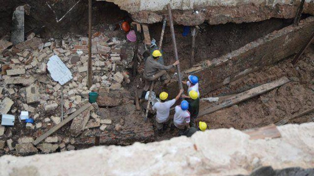A�n no pueden entrar los propietarios de las viviendas linderas a una excavaci�n 