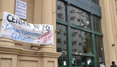 Reclamo por el cierre de cursos para adultos