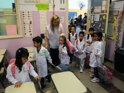 Ordenan cese inmediato de medida que impide a ni�os ingresar a dos escuelas