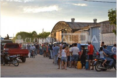 Sigue el corte de ruta en Loyola en reclamo de venta de garrafas de gas