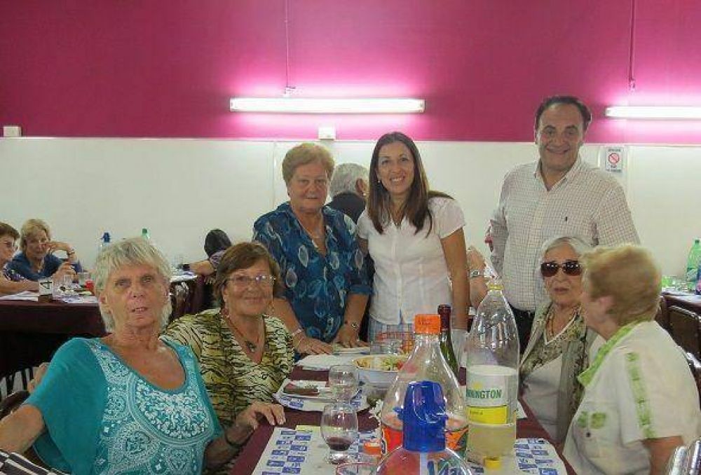 El Centro de Jubilados Marina Mercante celebr� su 28� aniversario