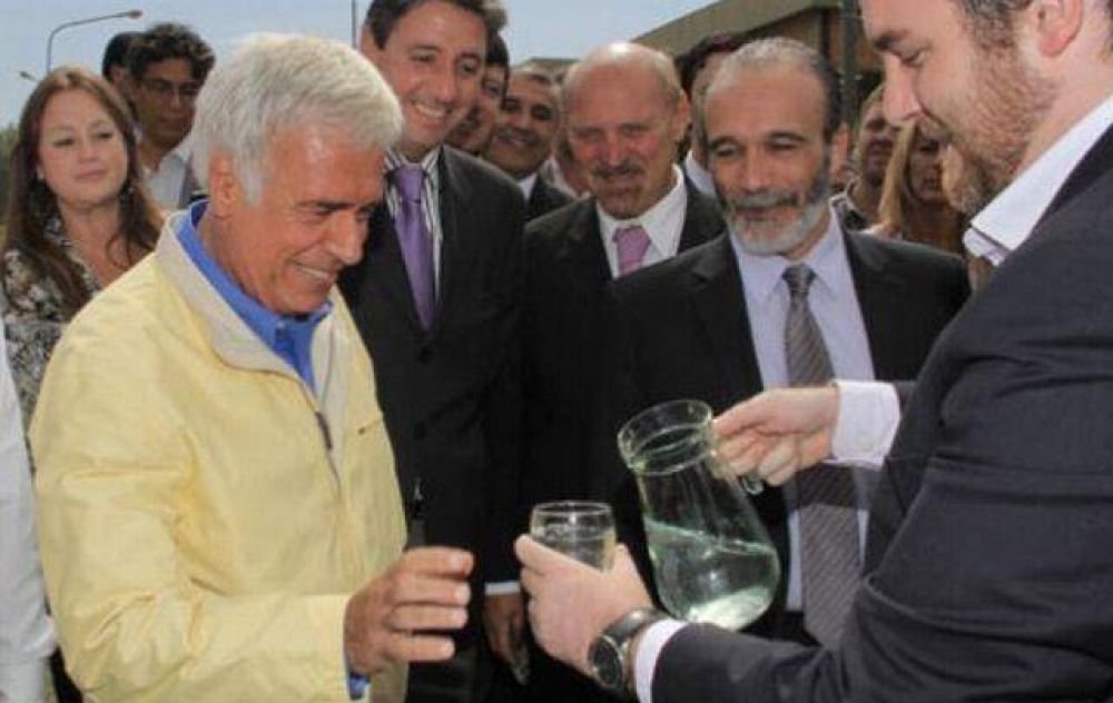 De la Sota lanz� curiosos consejos para cuidar el agua