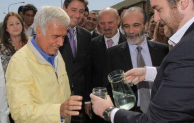 De la Sota lanz� curiosos consejos para cuidar el agua