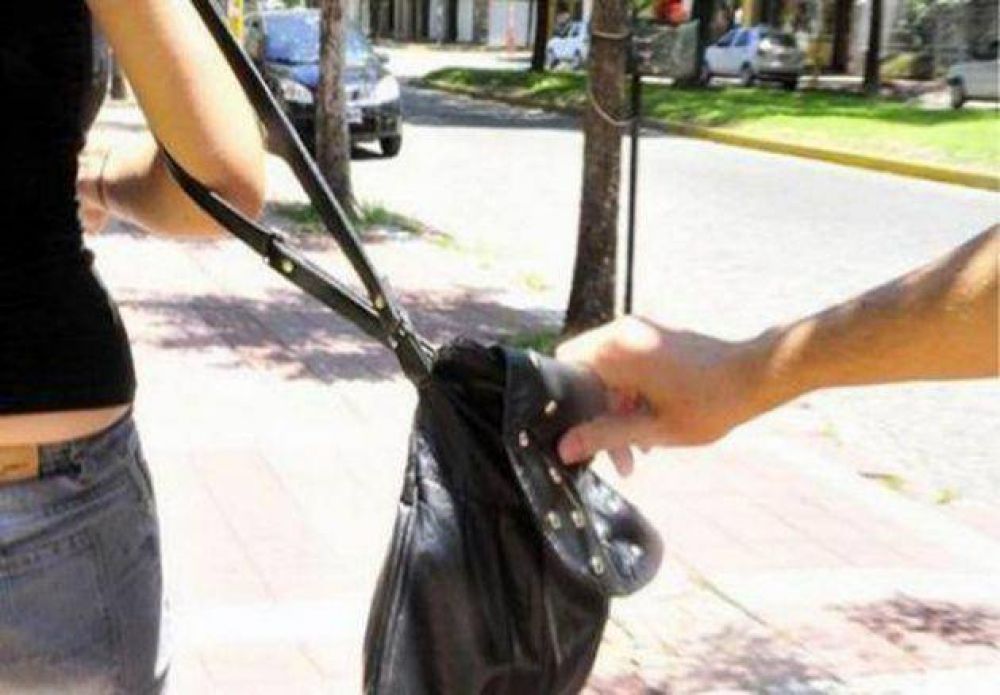 Inseguridad en Villa �ngela: ahora arrebataron a una mujer su cartera con la suma de $ 33.000