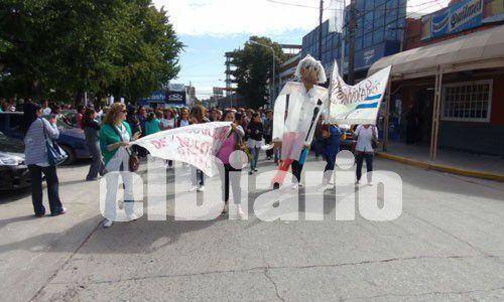 Docentes autoconvocados marchan en Pilar