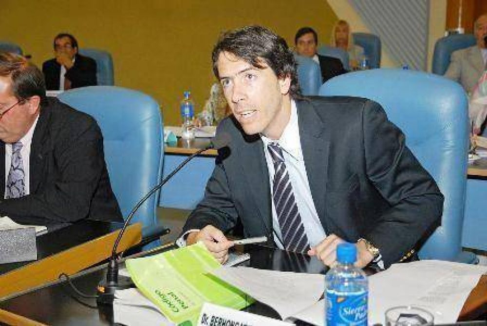 �Sr. Sanz, usted es un maleducado y cobarde�