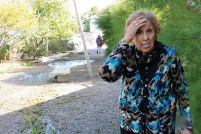 Preocupa la aver�a en una ca�er�a