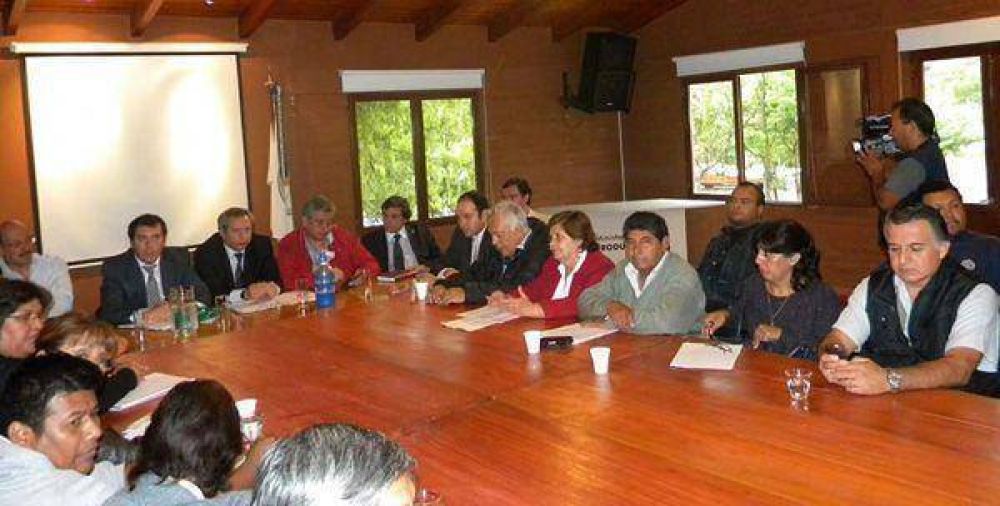 Salarios: el Gobierno acord� con el Frente de Gremios Estatales y la Multisectorial