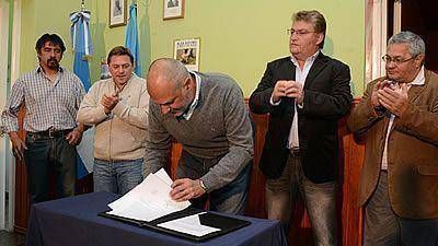 Buzzi gestiona obras para Chubut ante el titular de Vialidad Nacional