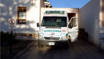 Se clav� una espina en la garganta y tuvo que pagar el combustible de la ambulancia