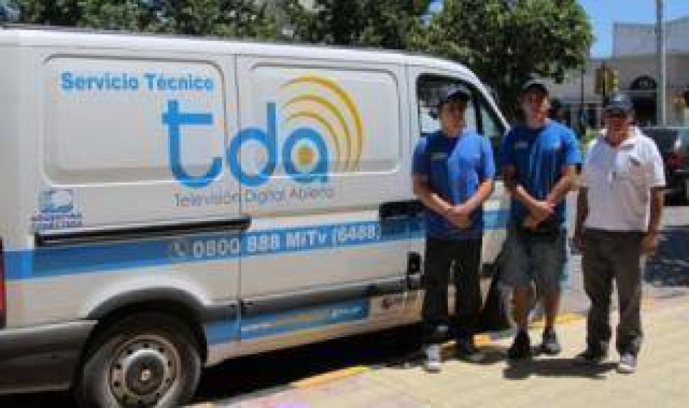 Chacabuco: Intendente Barrientos entreg� 350 decodificadores para TDA