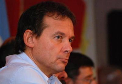 Costa pide informes por la Ley Ovina