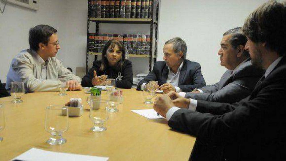 Legisladores se reunieron con el Defensor del Pueblo
